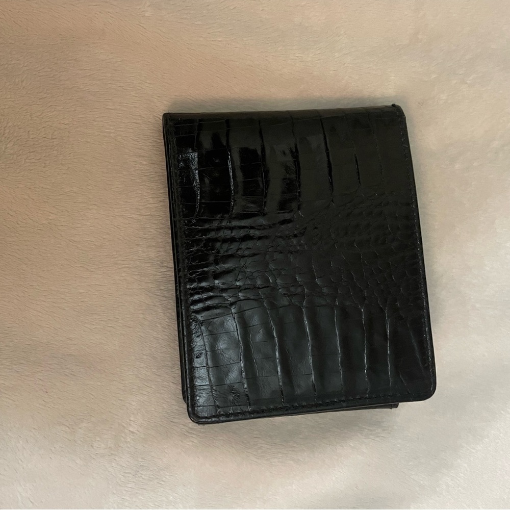Samsonite Black Embossed Wallet with multiple Card Holder slots NWT